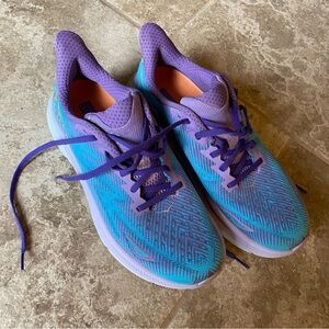 Hoka Clifton Women’s Size 9